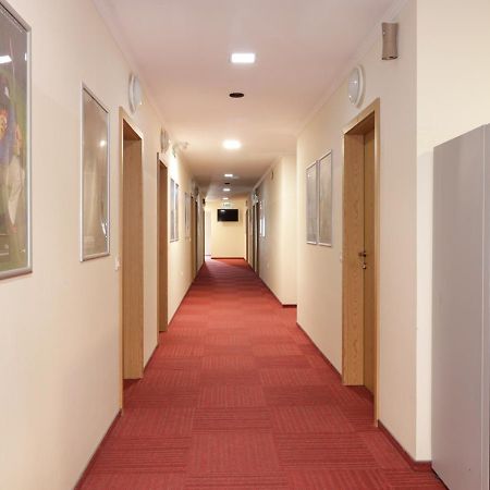 Beg Rooms Μαριμπόρ Εξωτερικό φωτογραφία