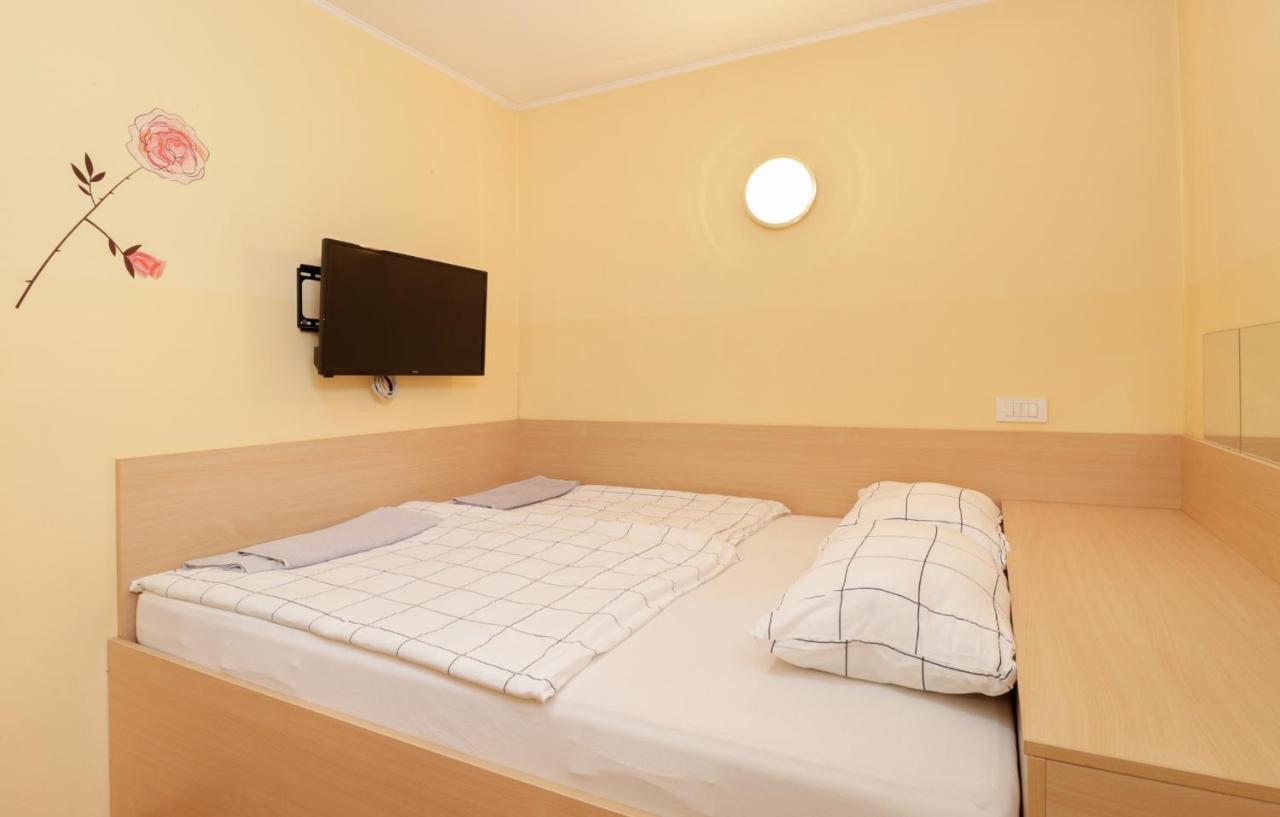 Beg Rooms Μαριμπόρ Εξωτερικό φωτογραφία